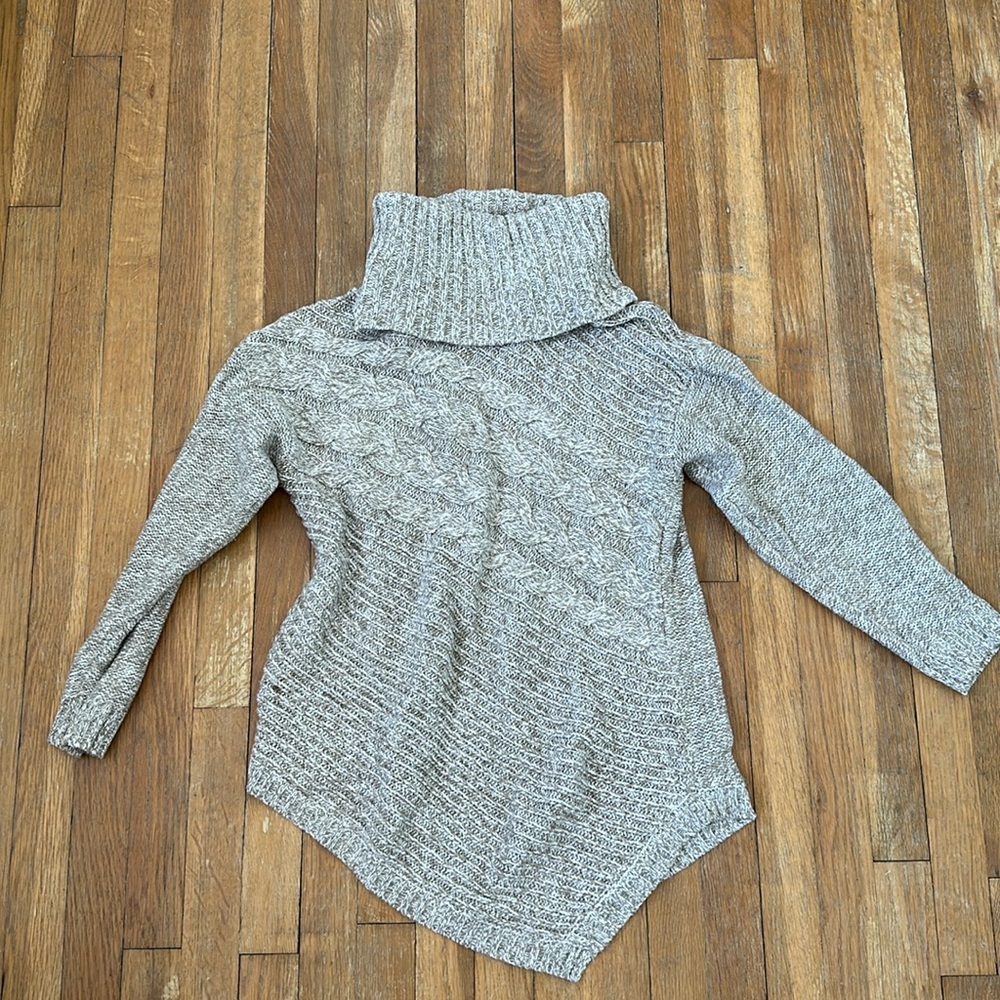 Women’s turtle neck sweater